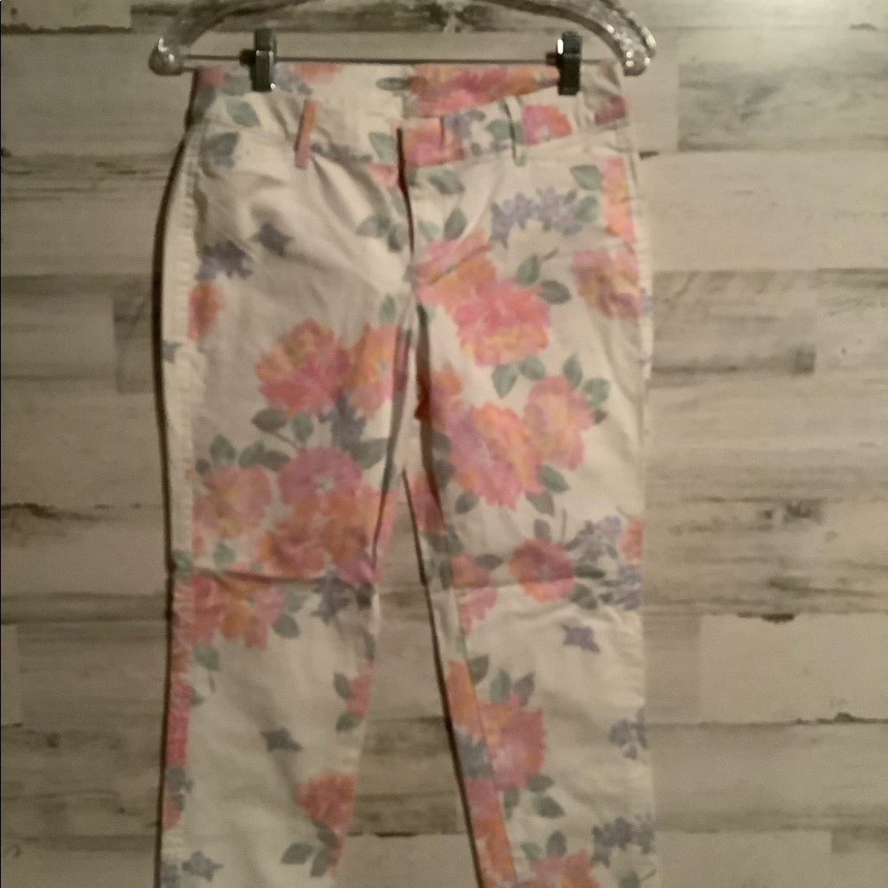 Floral capri pants